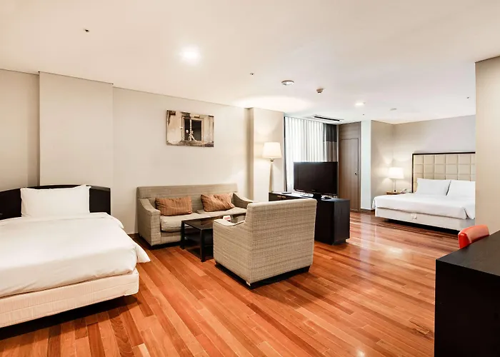 Ramada And Namdaemun Hotel 4*