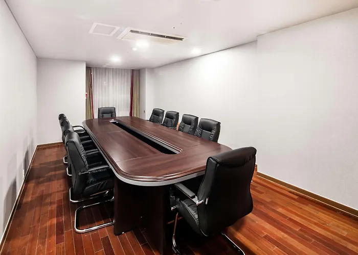 Ramada And Namdaemun Hotel 4*