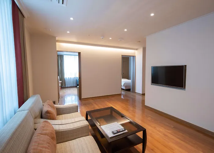 Ramada And Namdaemun Hotel 4*