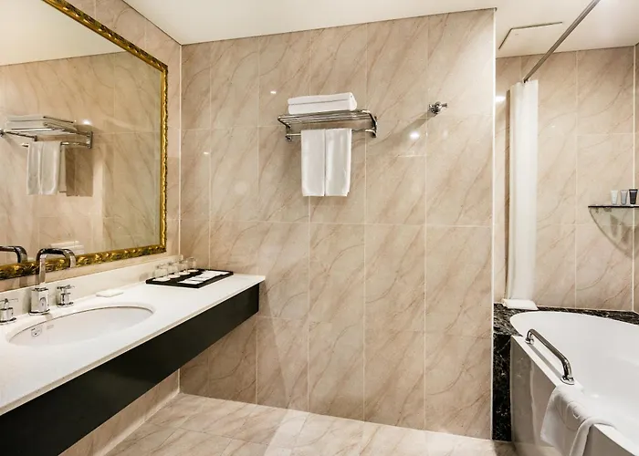 Ramada And Namdaemun Seoul
