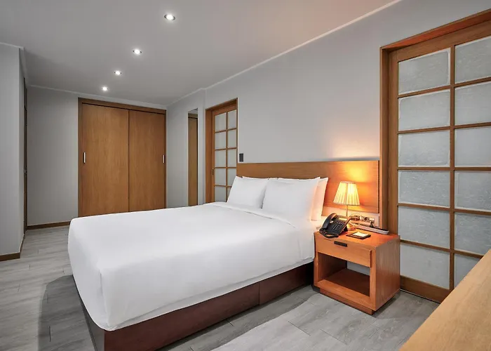 Ramada And Namdaemun 4*