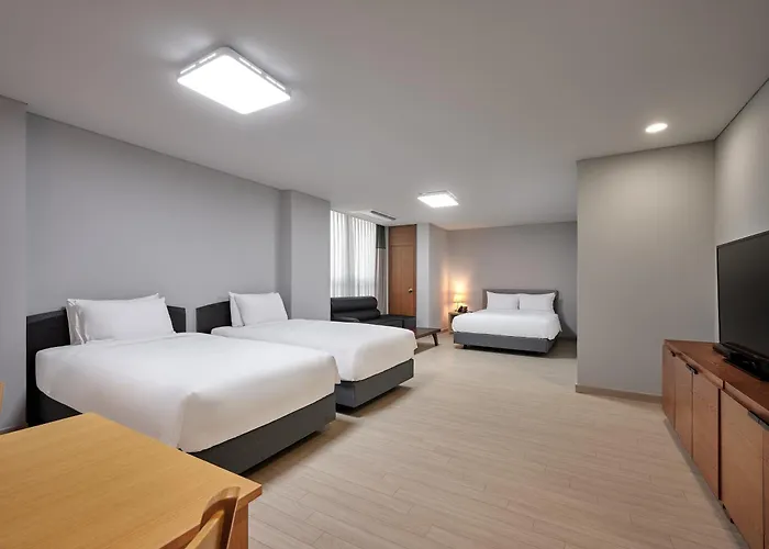 Hotel Ramada And Namdaemun 4*