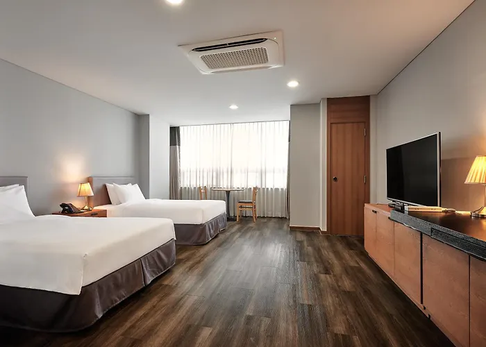 Ramada And Namdaemun Hotel 4*