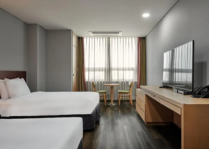 Ramada And Namdaemun Hotel