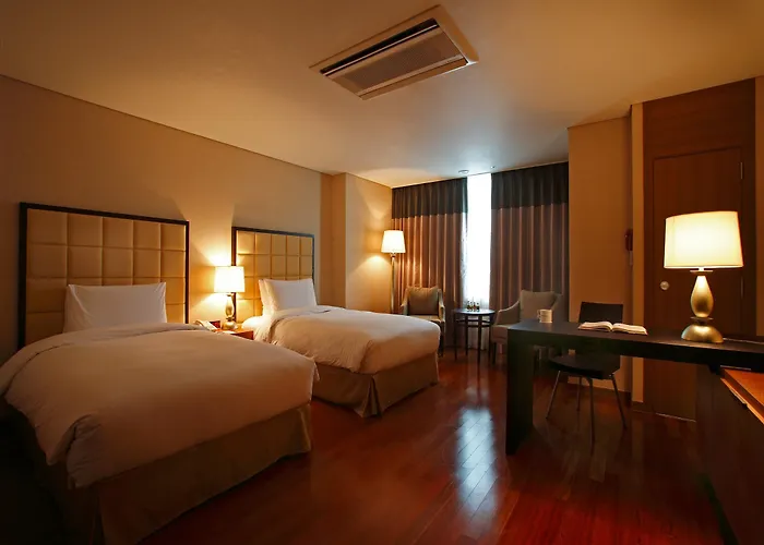 Ramada And Namdaemun 4*