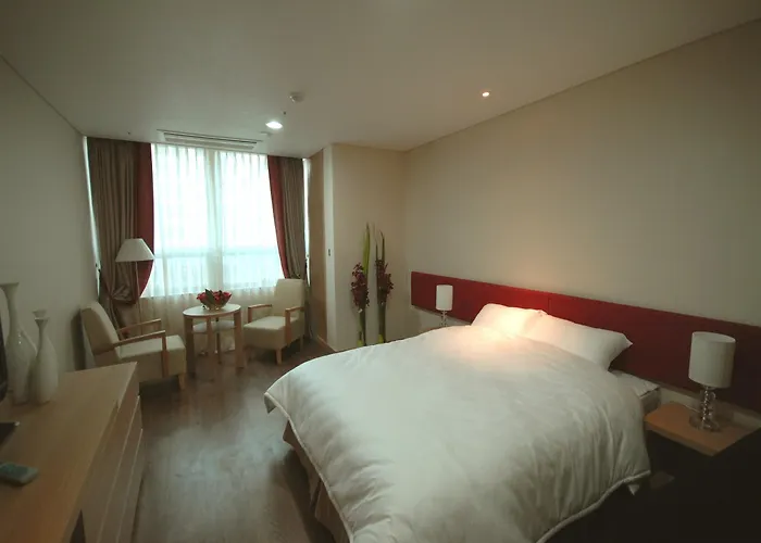 Hotel Ramada And Namdaemun 4*