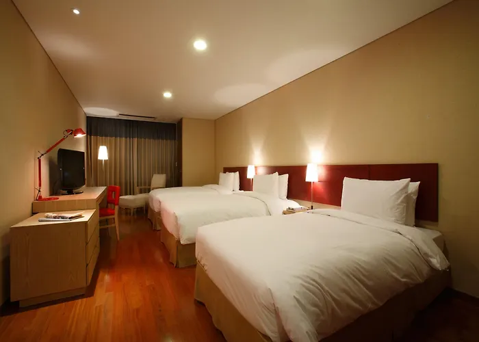 Ramada And Namdaemun Seoul