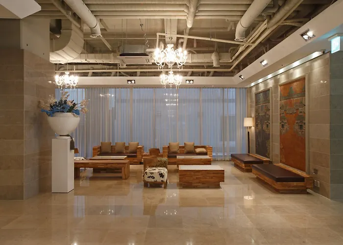 Ramada And Namdaemun Hotel 4*