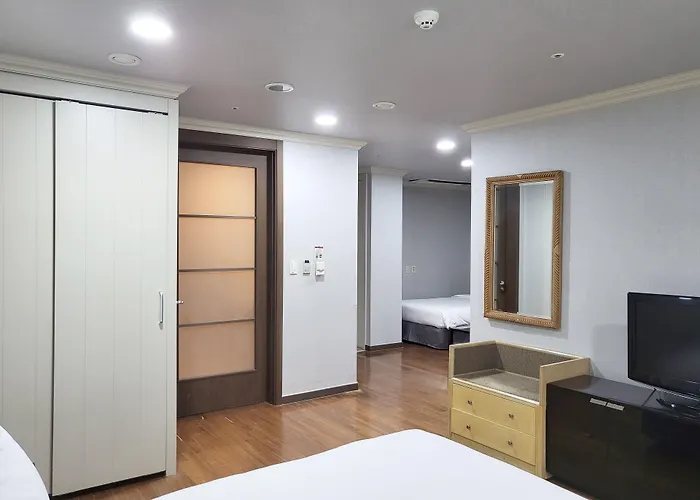 Ramada And Namdaemun Seoul