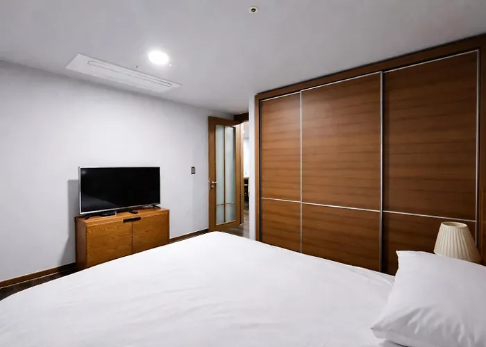 Hotel Ramada And Namdaemun 4*