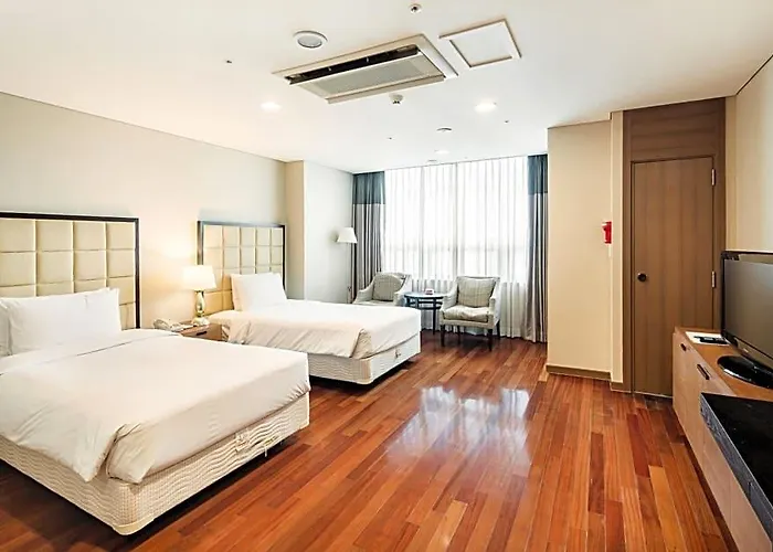 Ramada And Namdaemun Hotel 4*