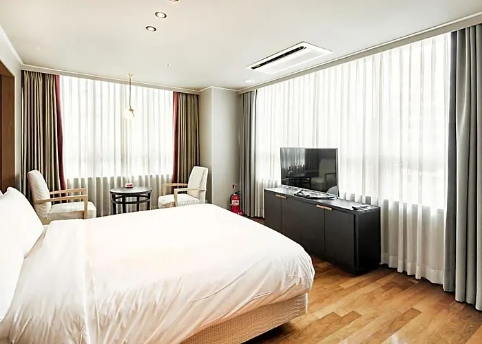 Hotel Ramada And Namdaemun Seul