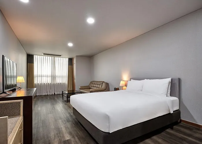 Hotel Ramada And Namdaemun Seoul
