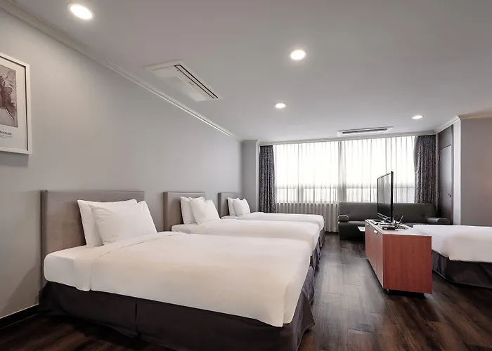 Ramada And Namdaemun Hotel 4*