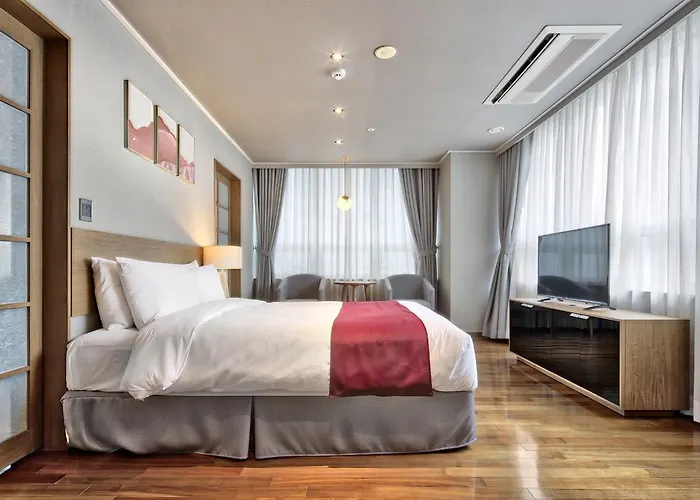 Ramada And Namdaemun 4*